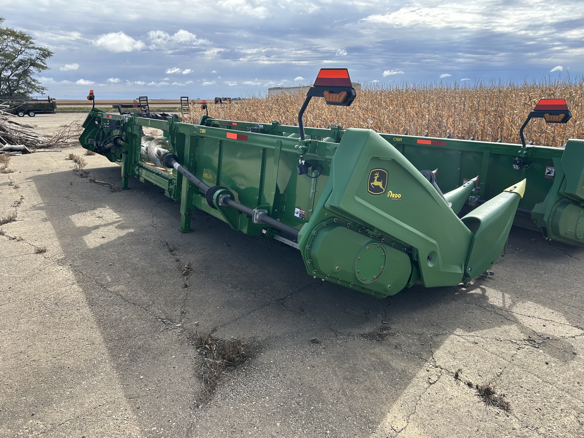 2022 John Deere C18R Corn Head