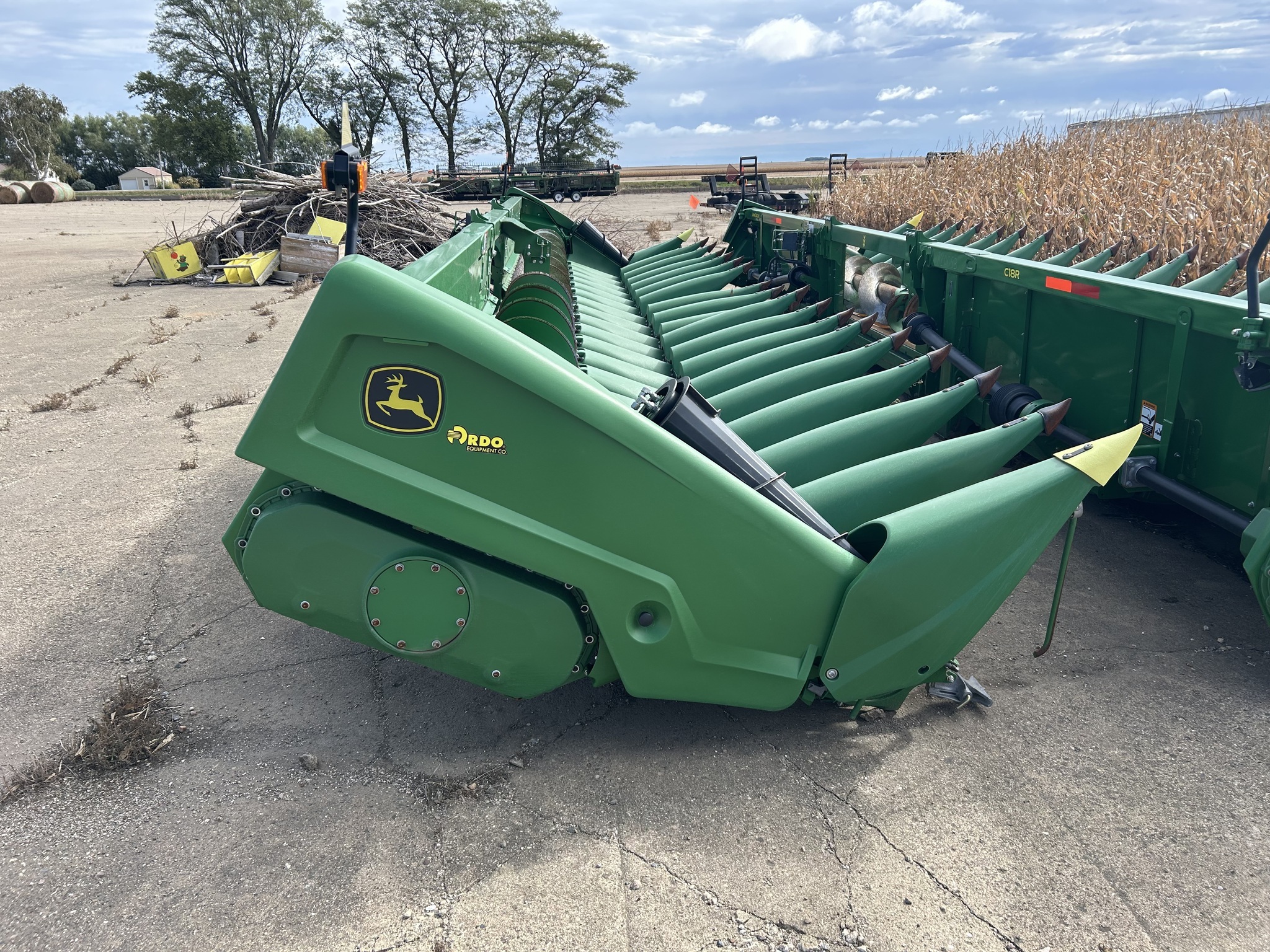 2022 John Deere C18R Corn Head