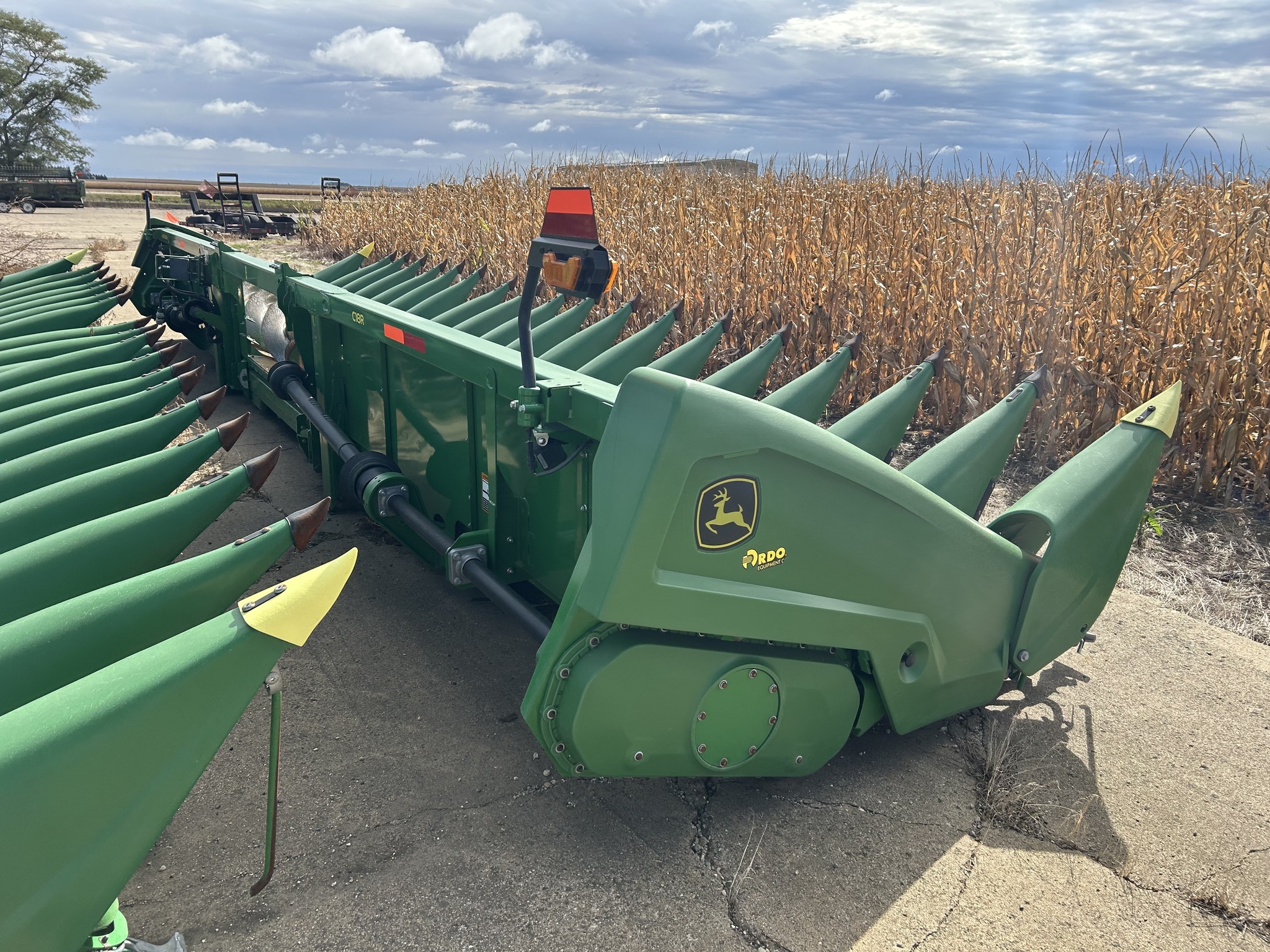 2022 John Deere C18R Corn Head