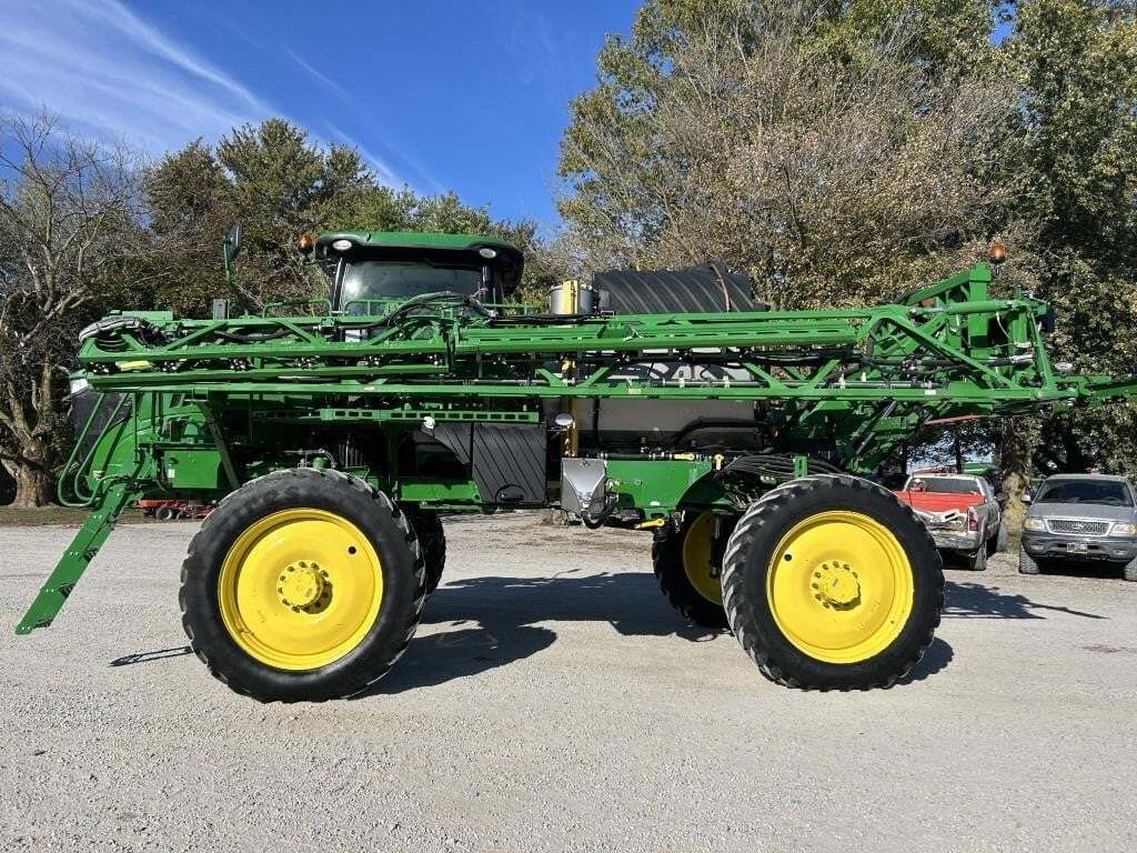 2020 John Deere R4044 Self-Propelled Sprayer