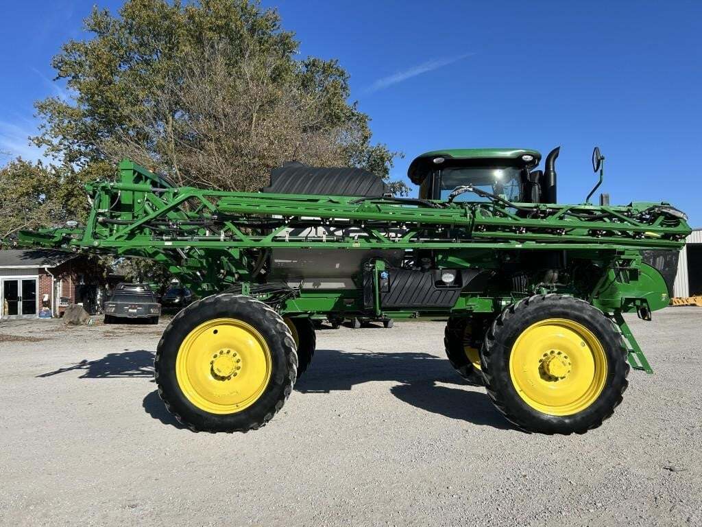 2020 John Deere R4044 Self-Propelled Sprayer