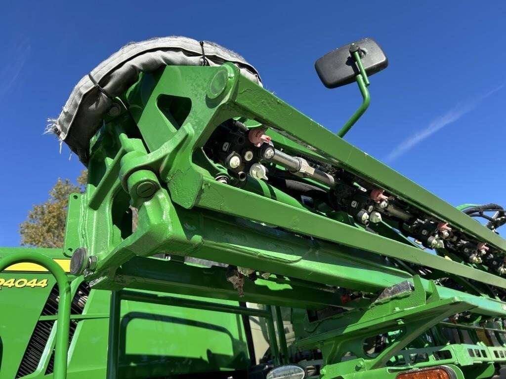2020 John Deere R4044 Self-Propelled Sprayer