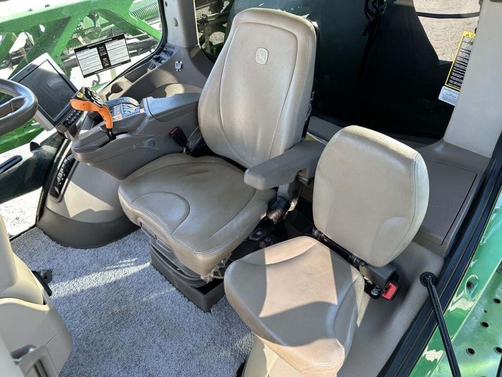 2020 John Deere R4044 Self-Propelled Sprayer