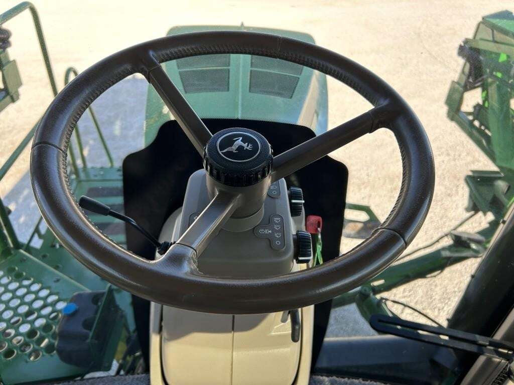 2020 John Deere R4044 Self-Propelled Sprayer