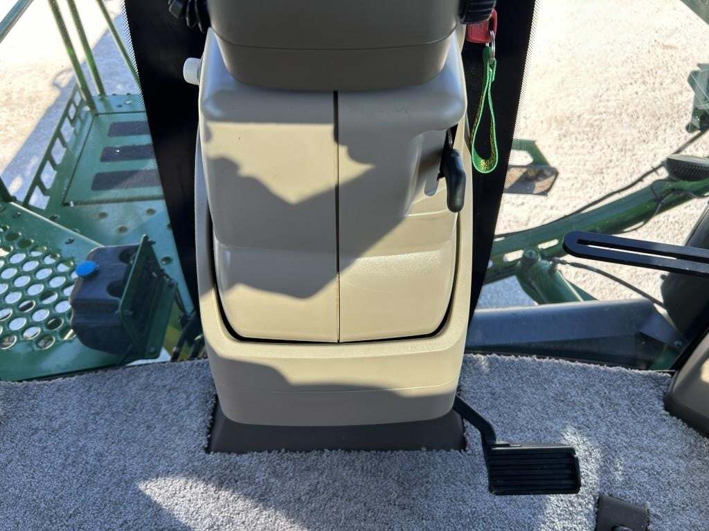 2020 John Deere R4044 Self-Propelled Sprayer