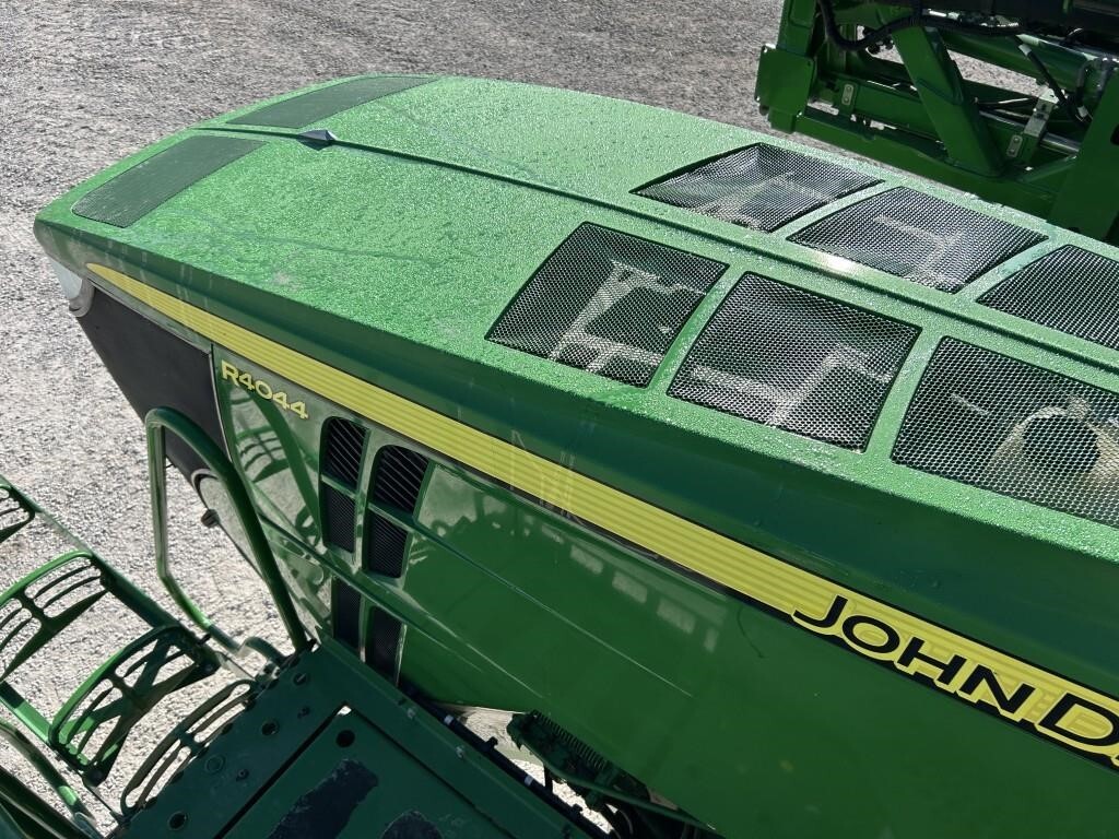 2020 John Deere R4044 Self-Propelled Sprayer