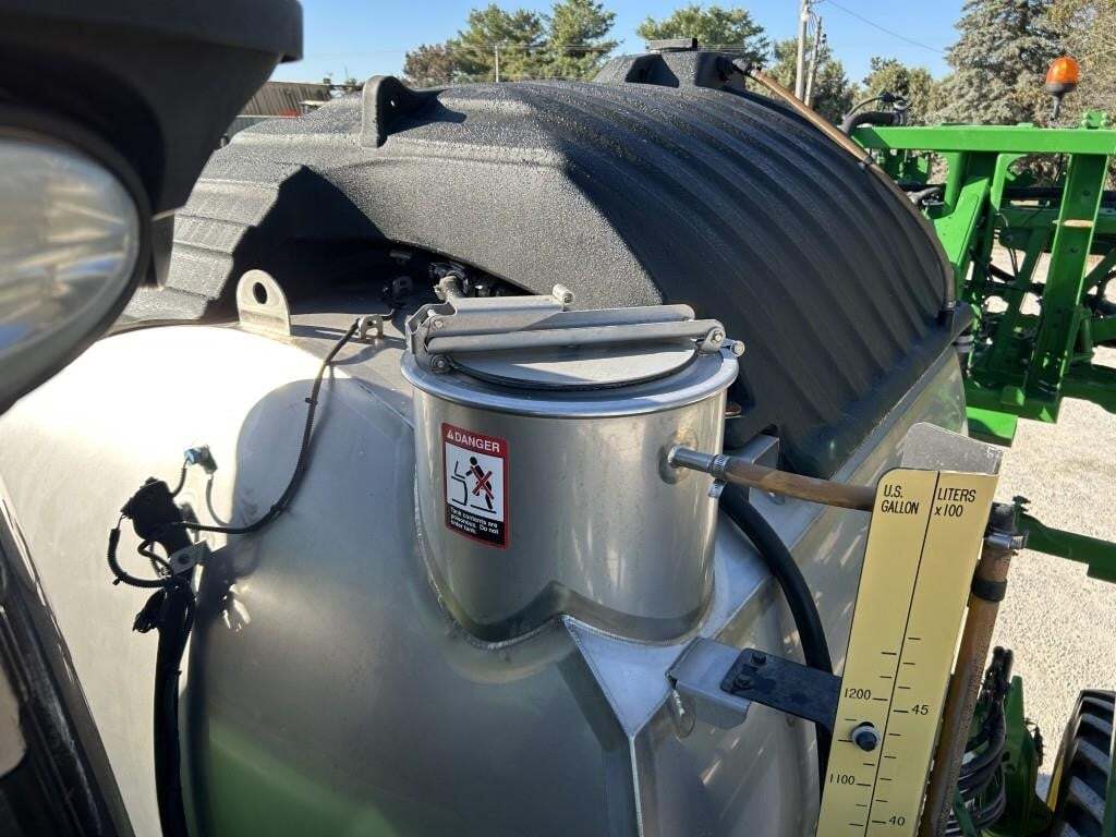 2020 John Deere R4044 Self-Propelled Sprayer