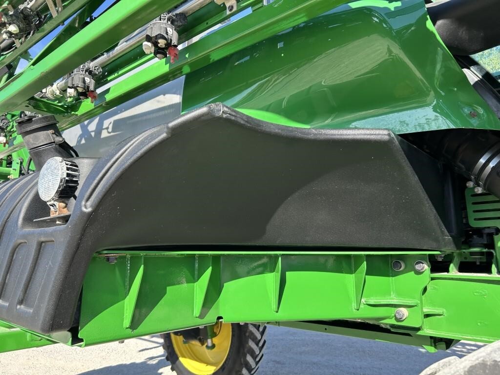 2020 John Deere R4044 Self-Propelled Sprayer