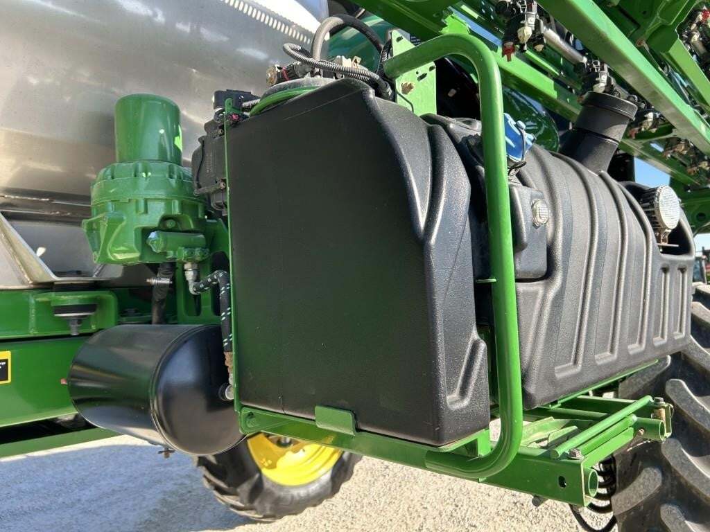 2020 John Deere R4044 Self-Propelled Sprayer