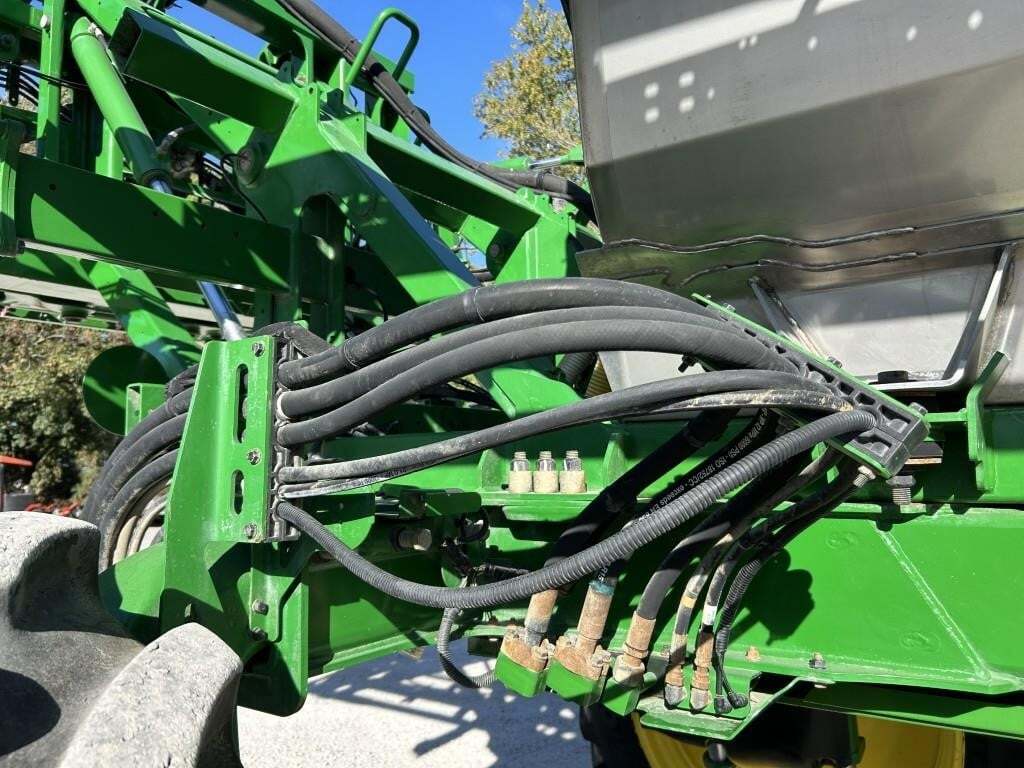 2020 John Deere R4044 Self-Propelled Sprayer
