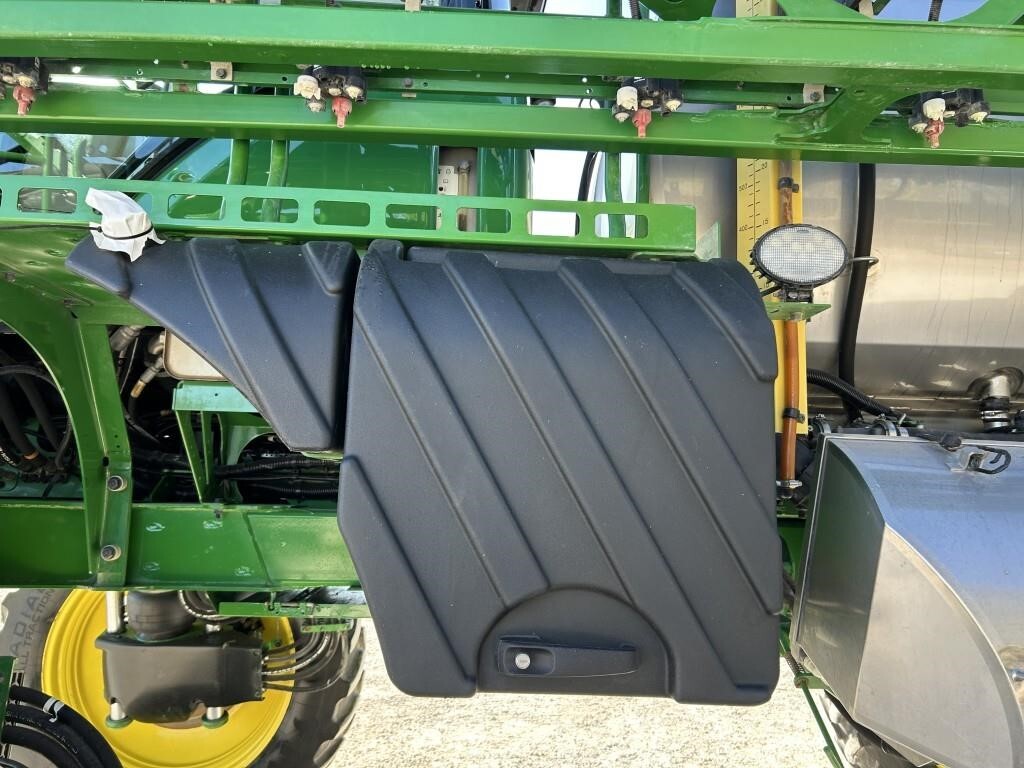 2020 John Deere R4044 Self-Propelled Sprayer
