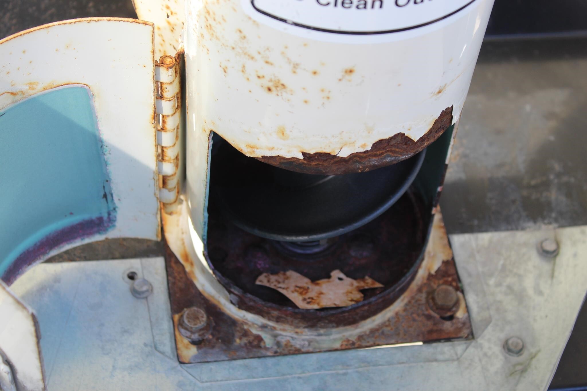 2001 Friesen 220 Seed Tender