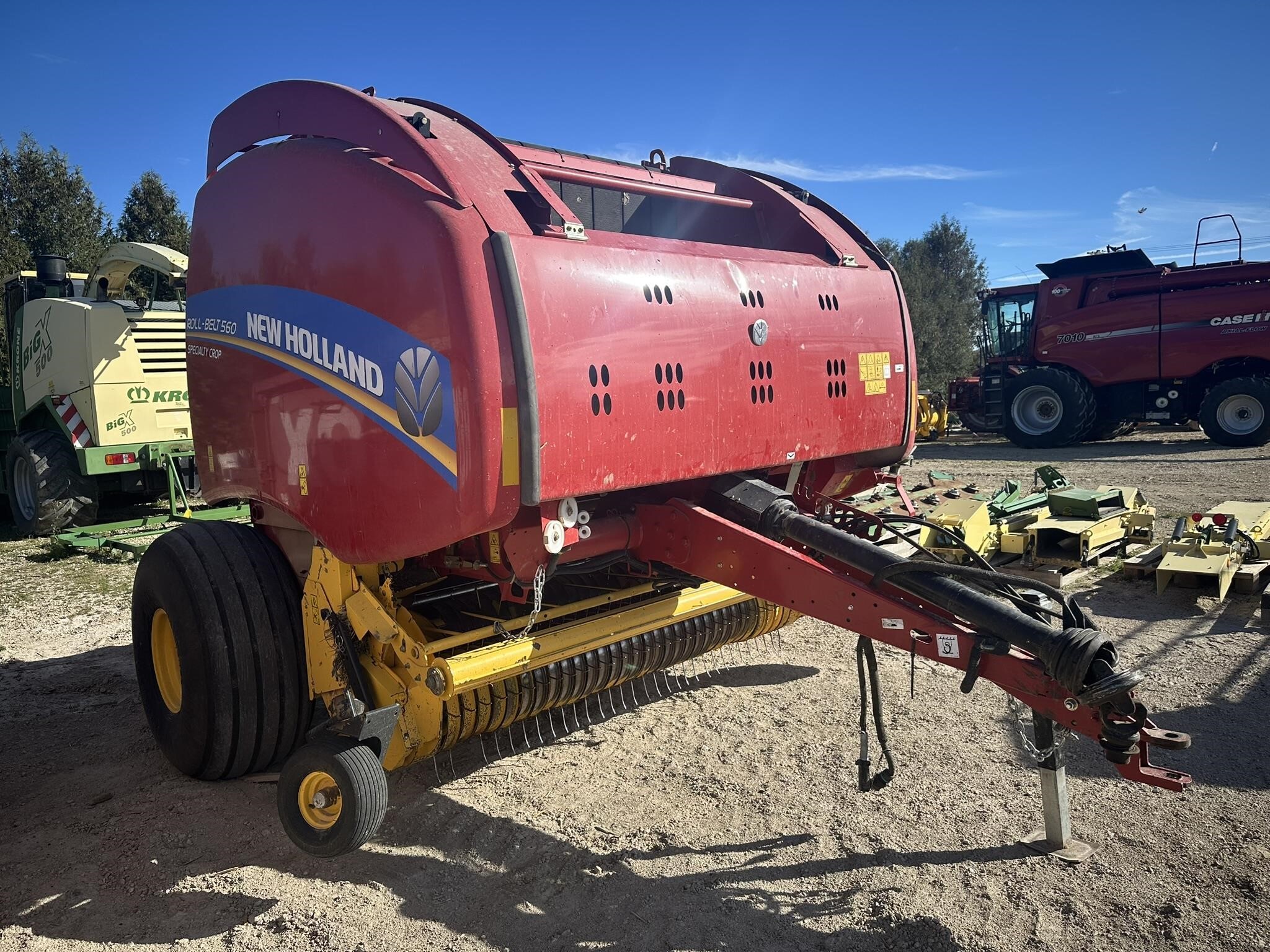 2018 New Holland Roll-Belt 560 Round Baler