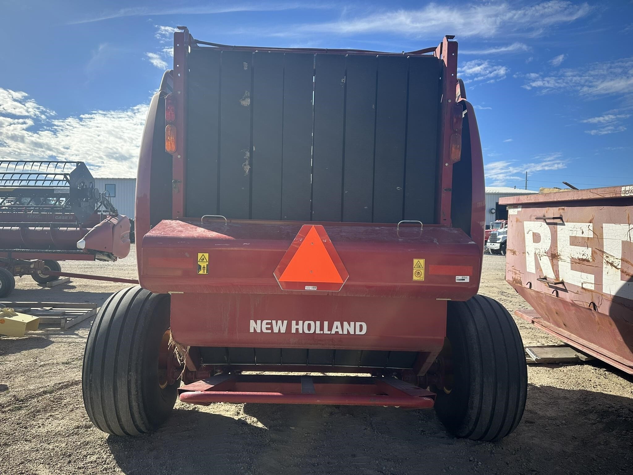 2018 New Holland Roll-Belt 560 Round Baler