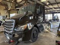 2020 Freightliner CASCADIA 116 Semi Trucks/Trailer