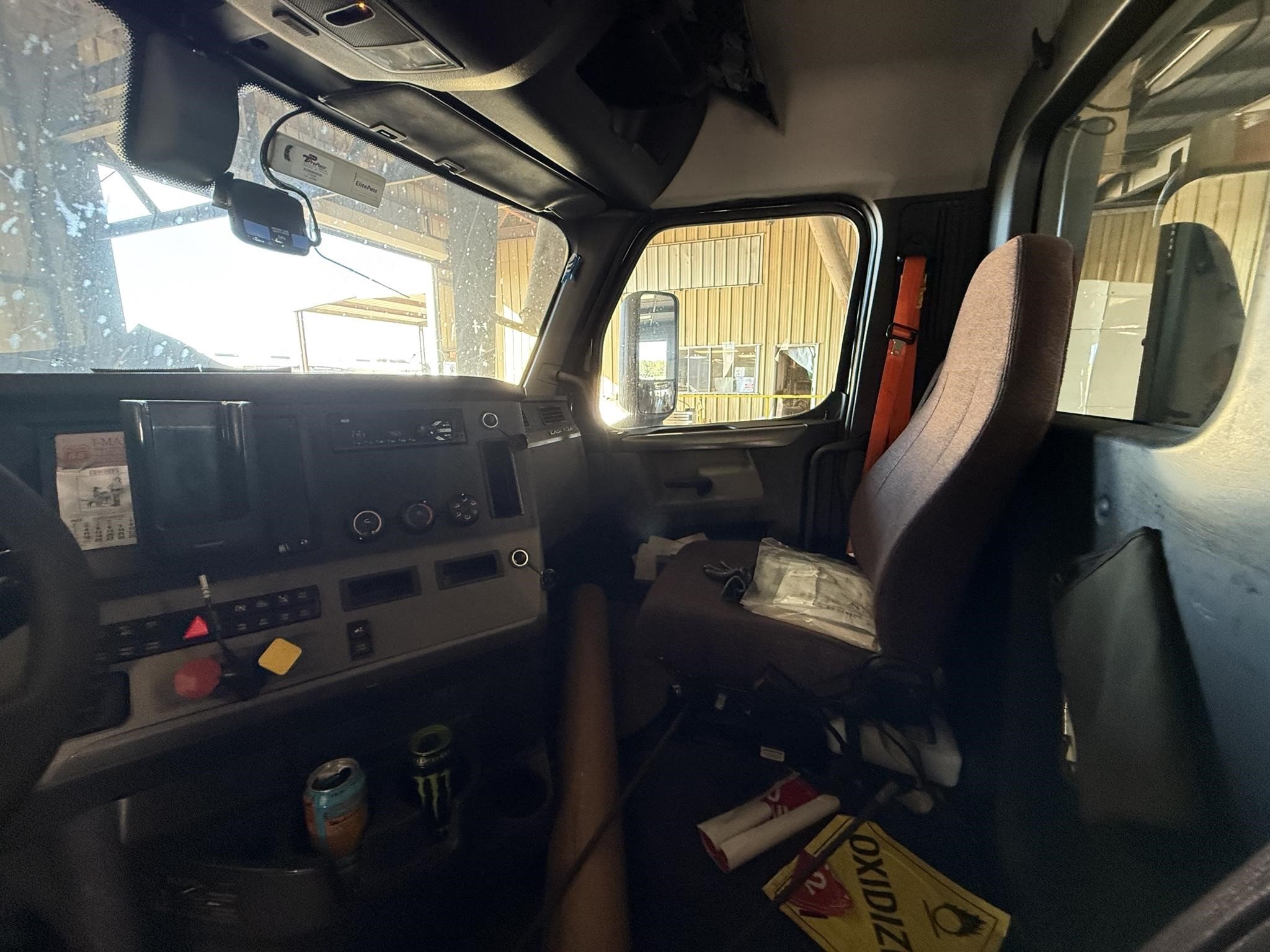 2020 Freightliner CASCADIA 116 Semi Trucks/Trailer
