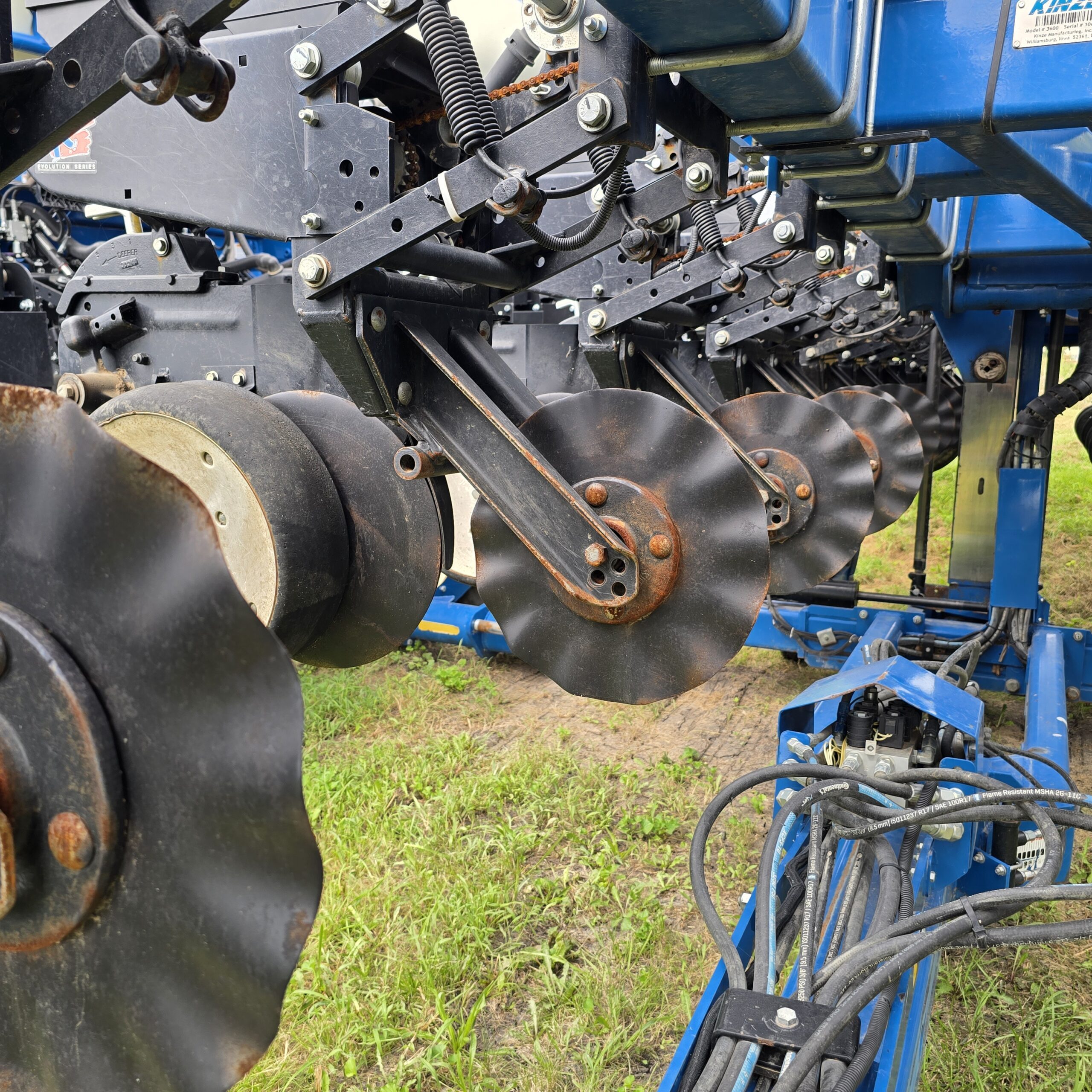 2015 Kinze 3600 Planter
