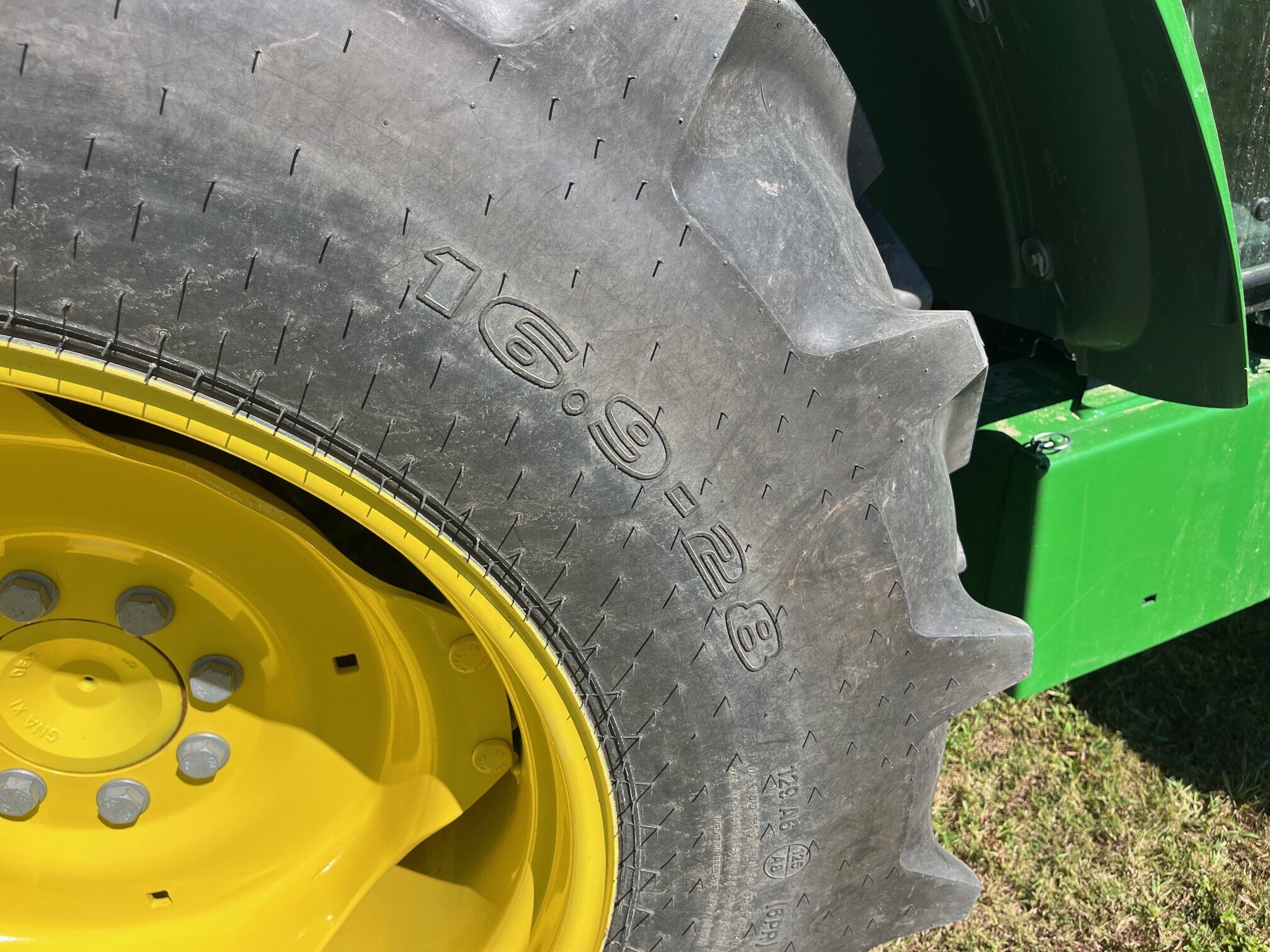 2024 John Deere 5067E Tractor