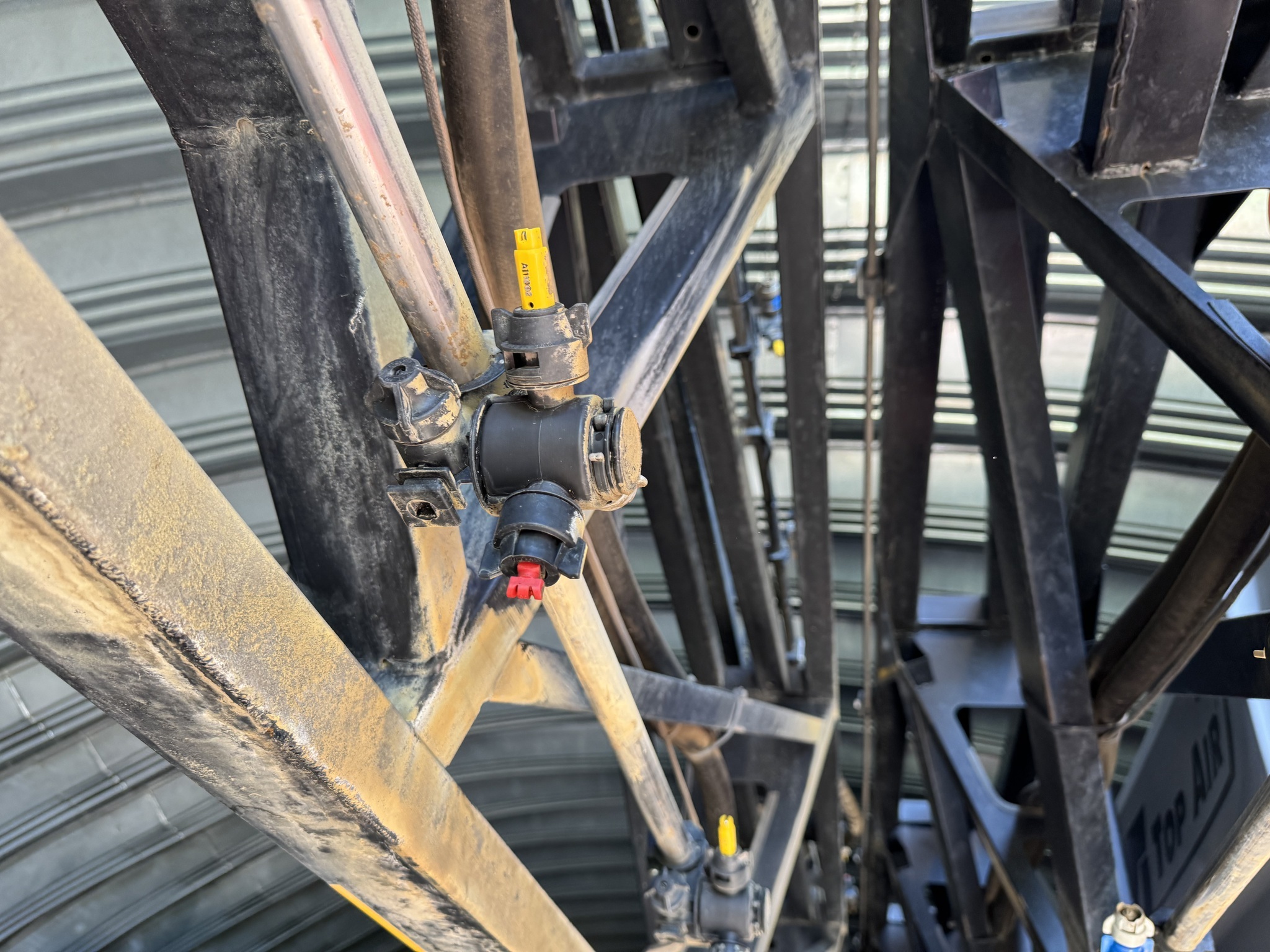 2009 Top Air TA2400 Pull-Type Sprayer