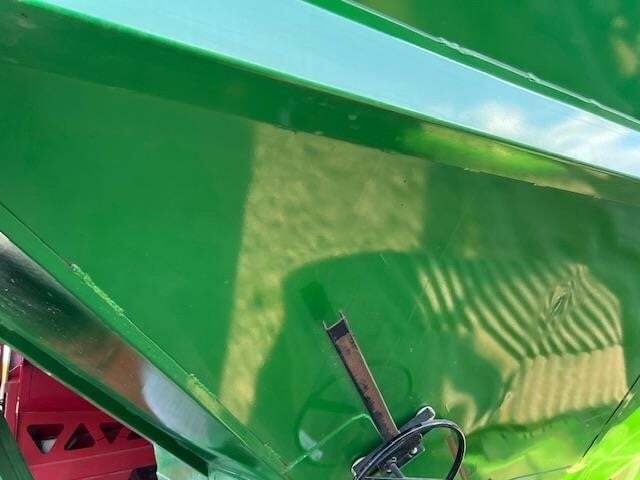  J&M 1151-22S Grain Cart