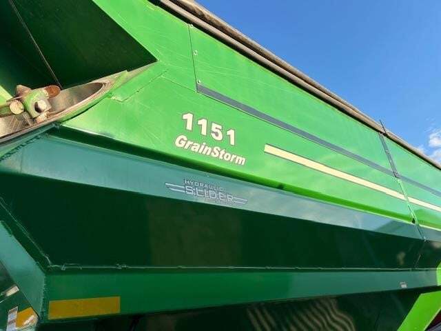  J&M 1151-22S Grain Cart