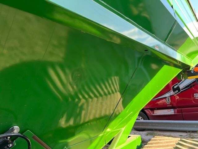  J&M 1151-22S Grain Cart