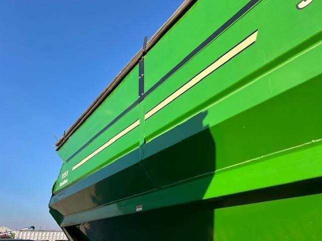  J&M 1151-22S Grain Cart