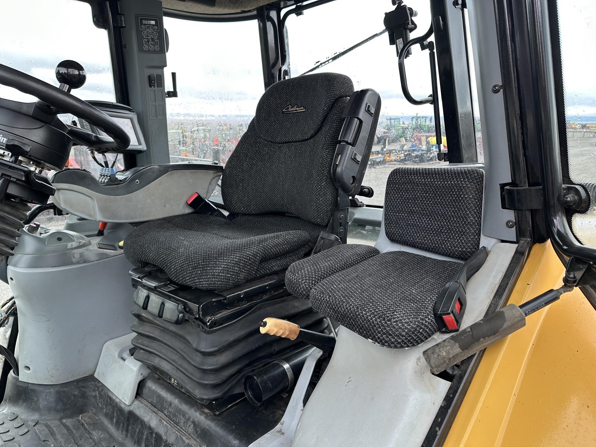 2010 Challenger MT585B Tractor