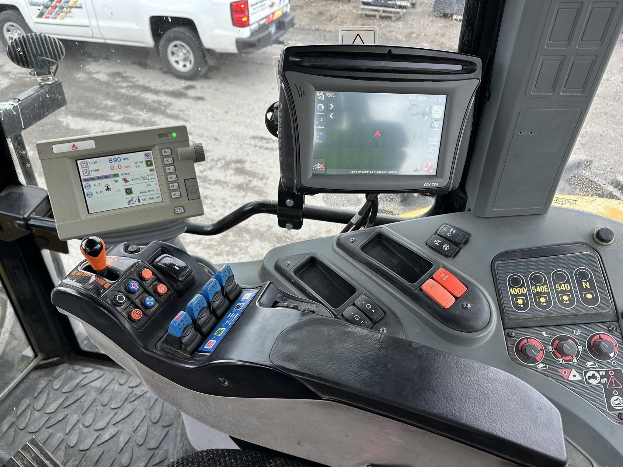 2010 Challenger MT585B Tractor