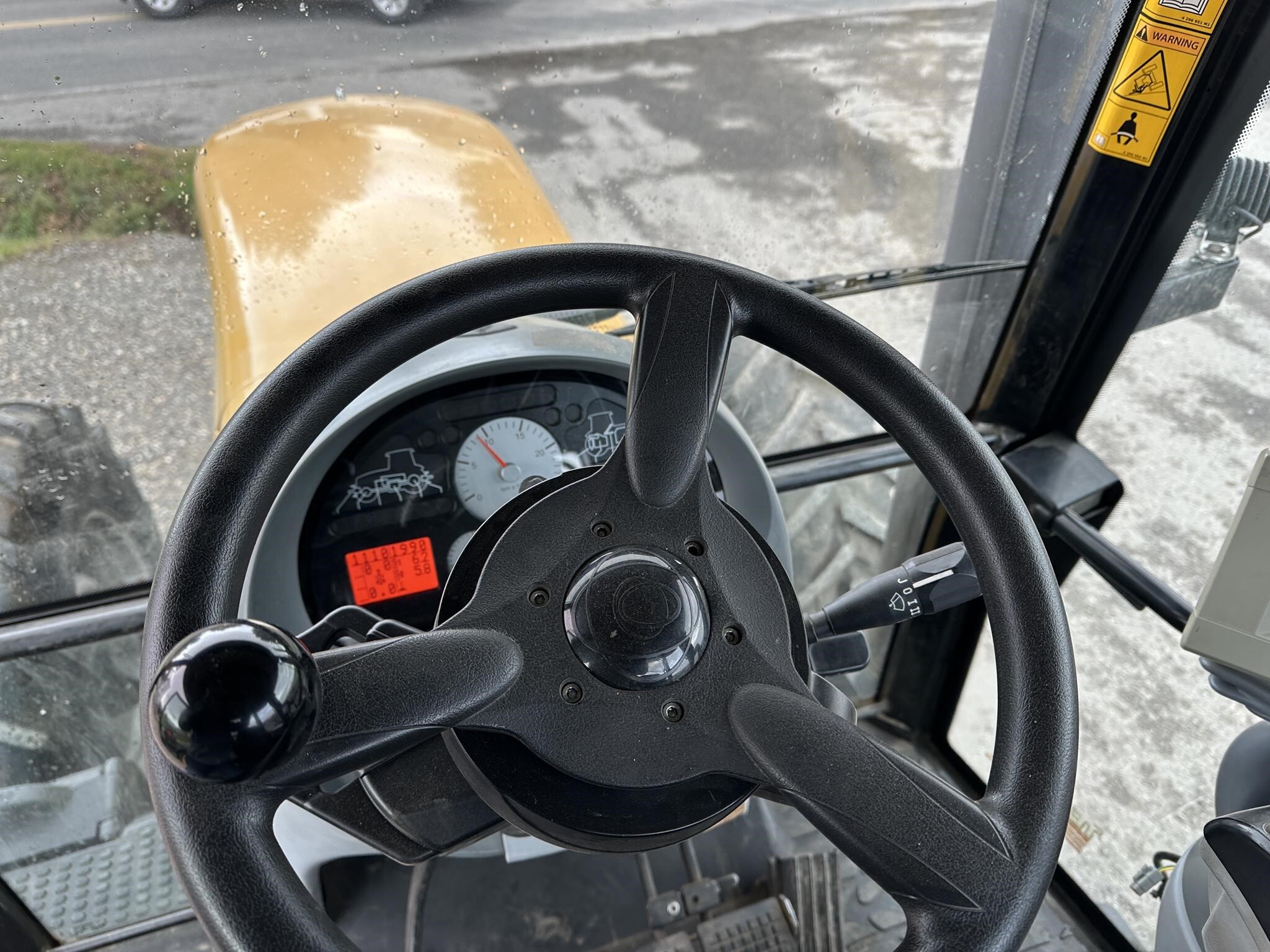 2010 Challenger MT585B Tractor