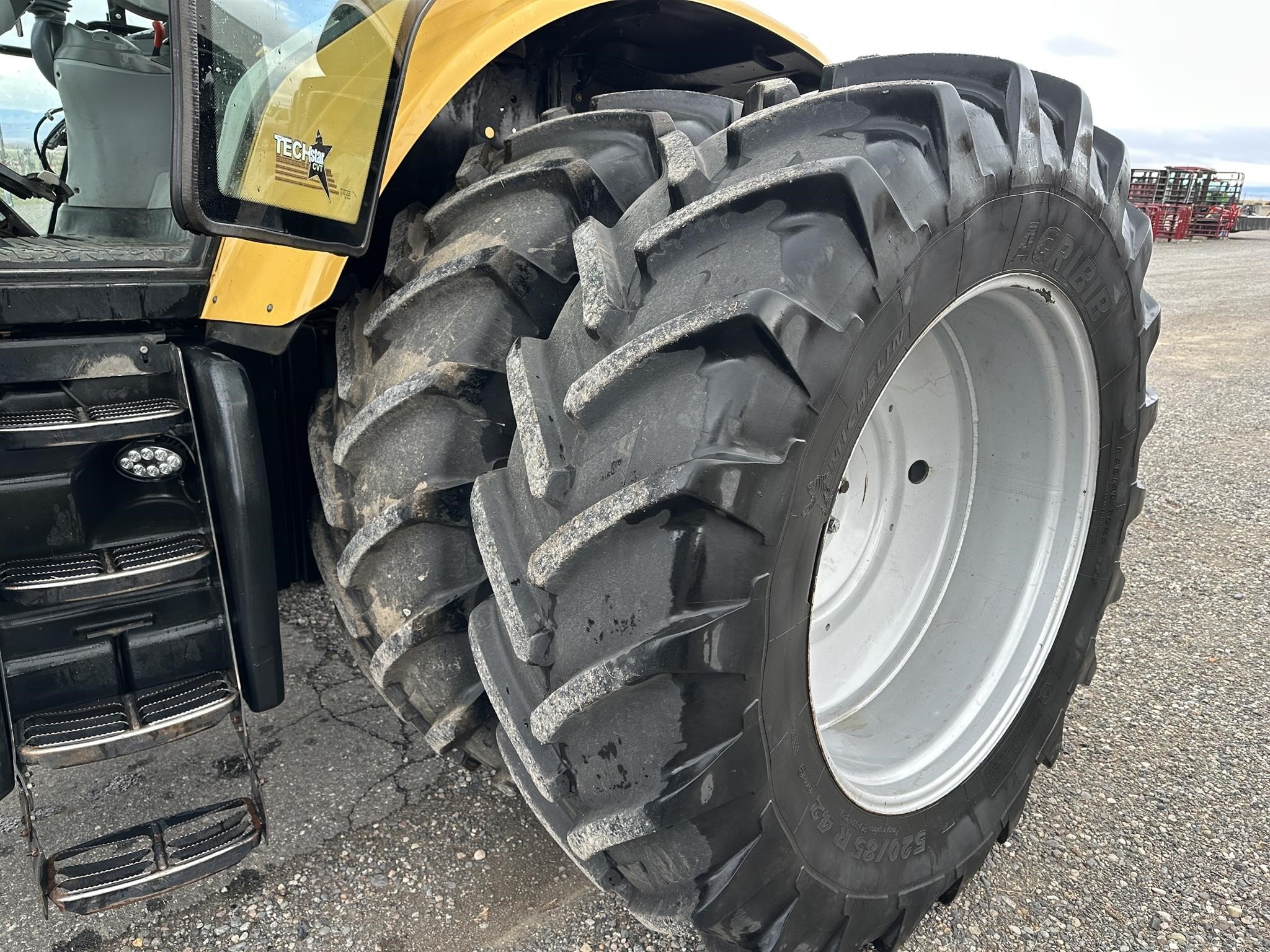 2010 Challenger MT585B Tractor