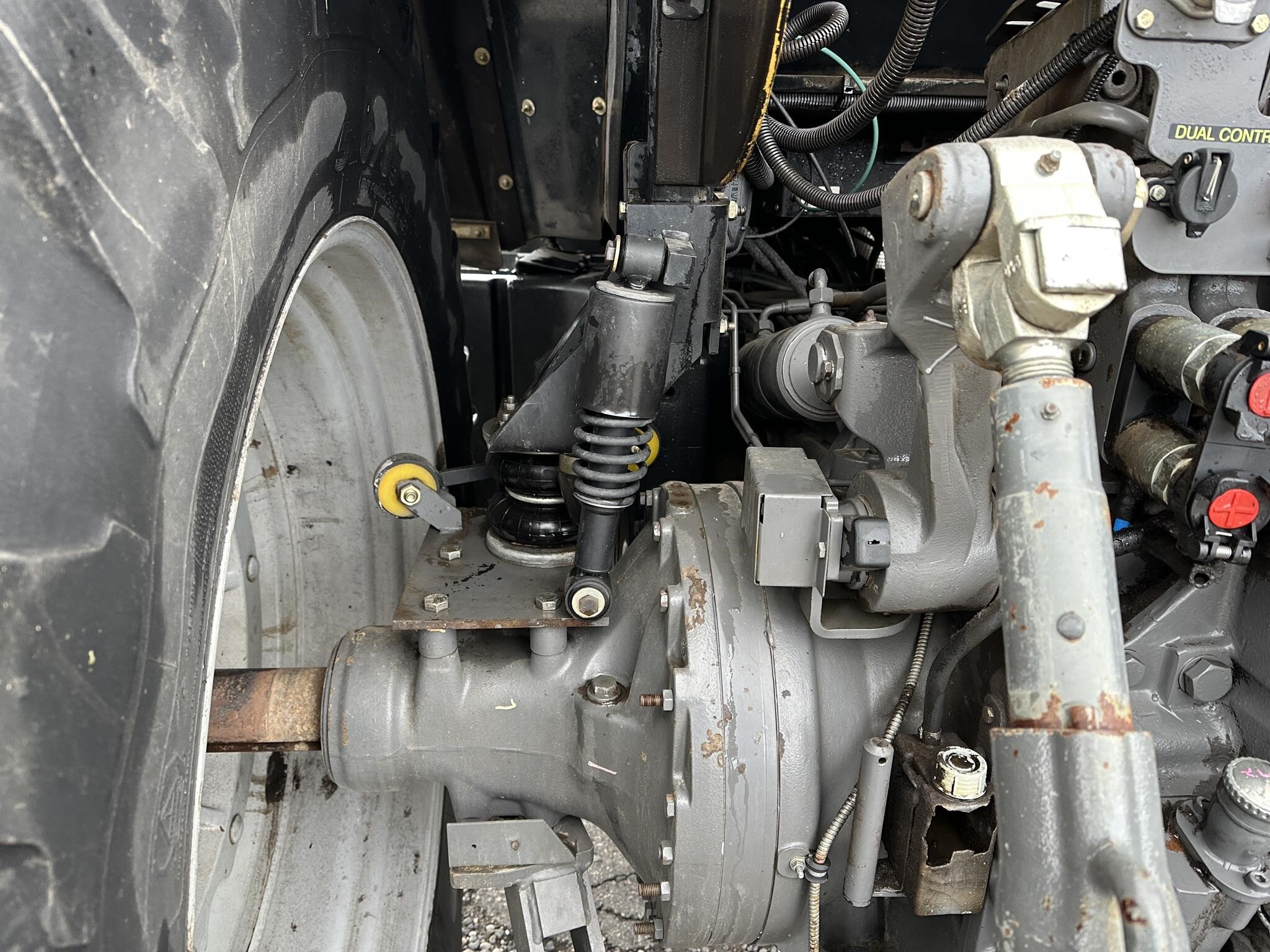 2010 Challenger MT585B Tractor