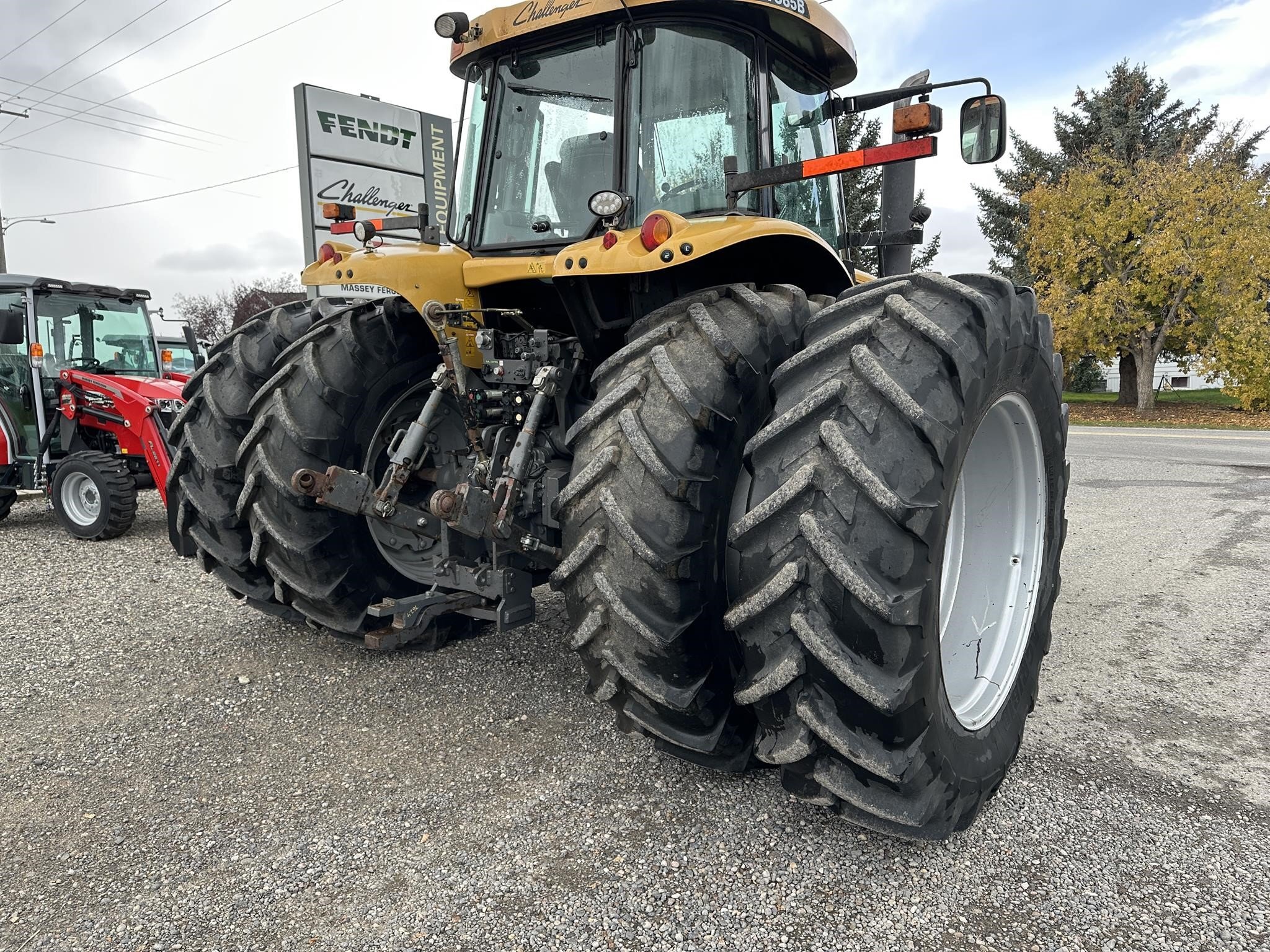 2010 Challenger MT585B Tractor