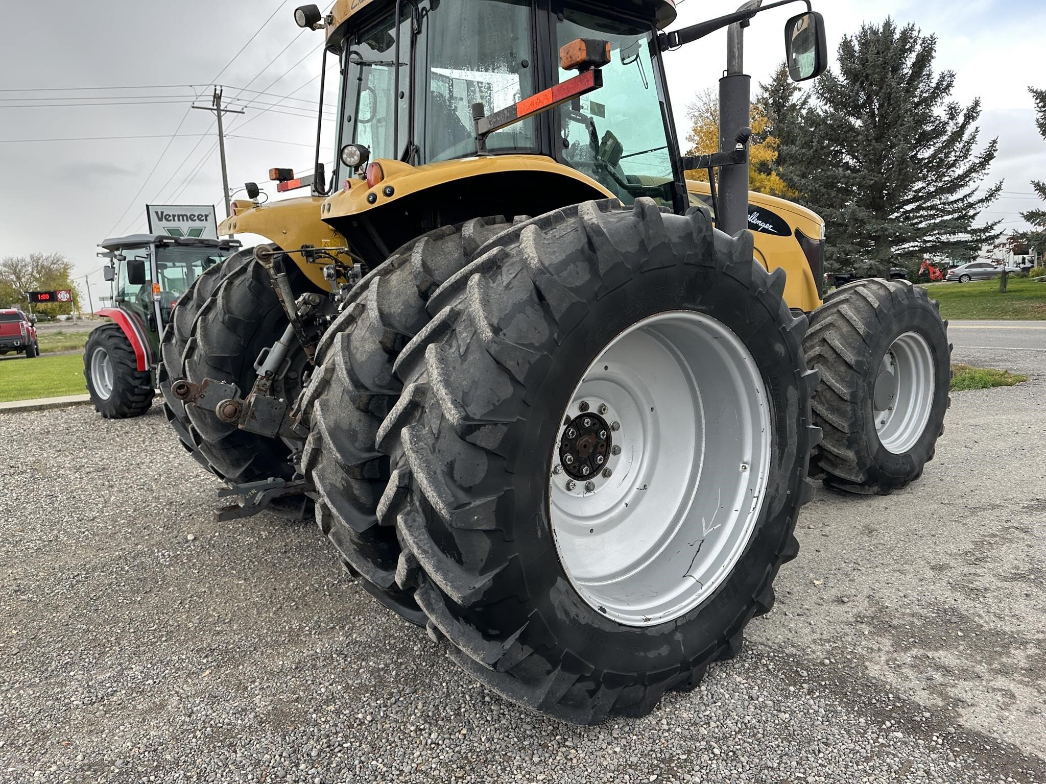 2010 Challenger MT585B Tractor