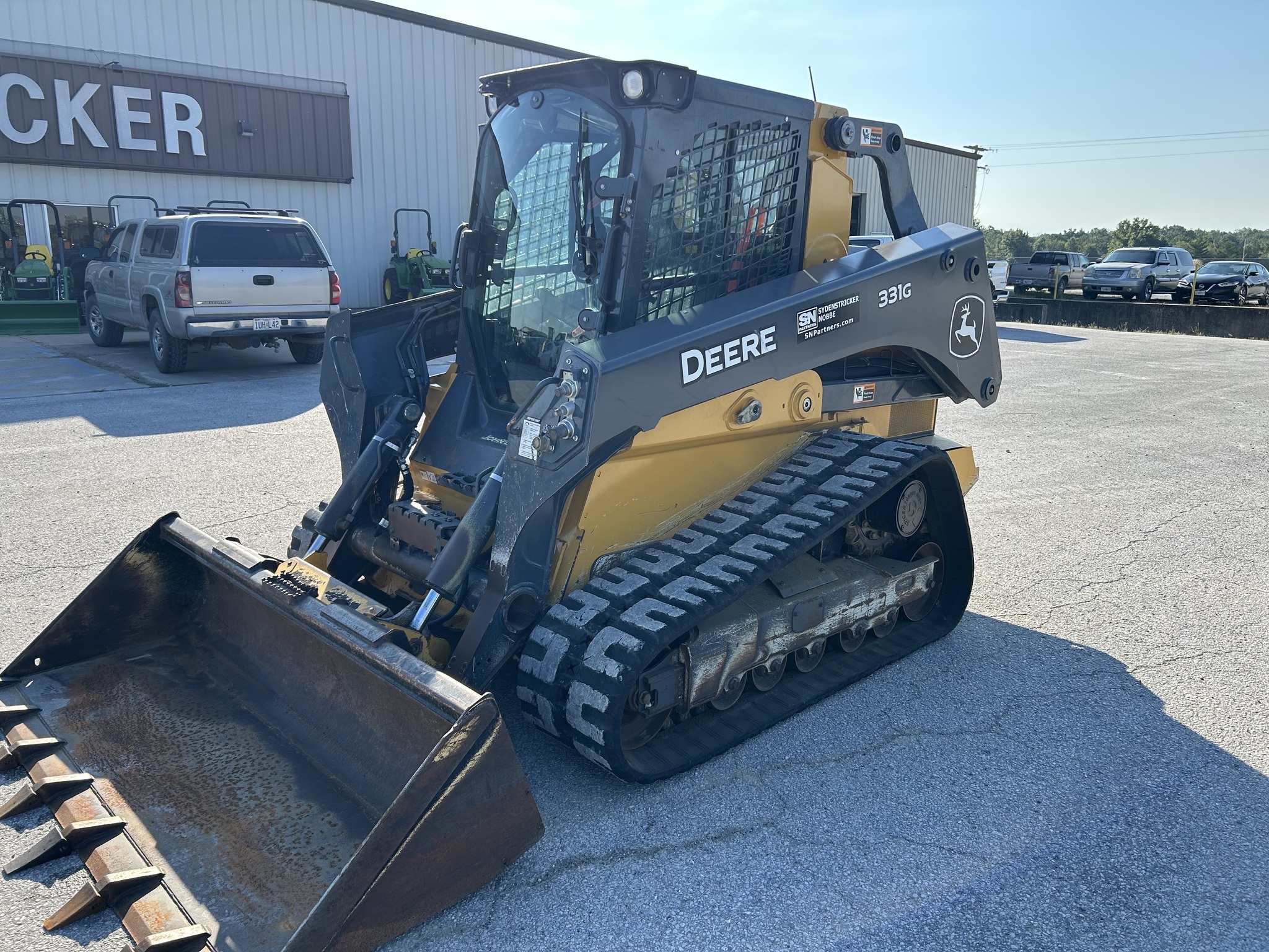 2023 Deere 331G Skid Steer