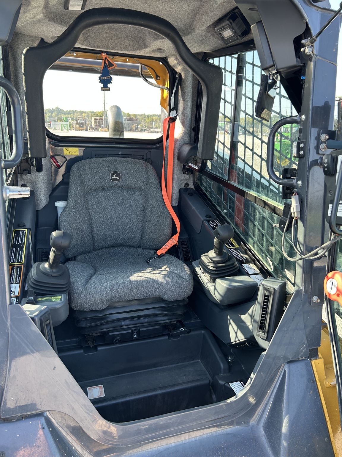 2023 Deere 331G Skid Steer