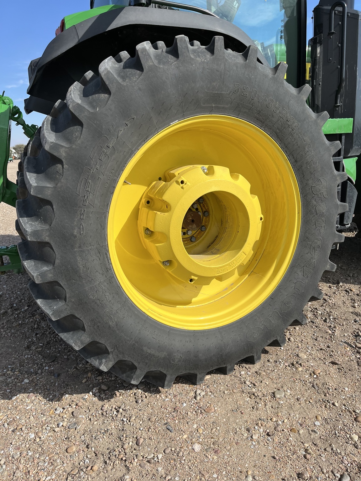 2024 John Deere 8R 370 Tractor