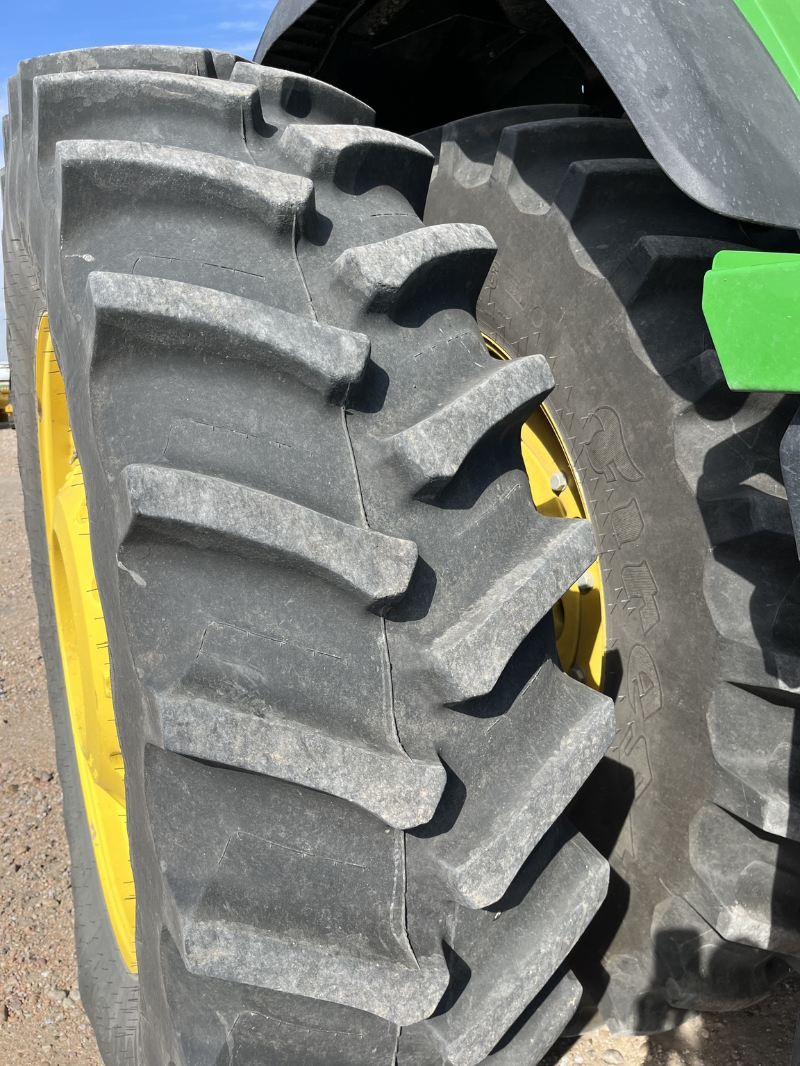 2024 John Deere 8R 370 Tractor
