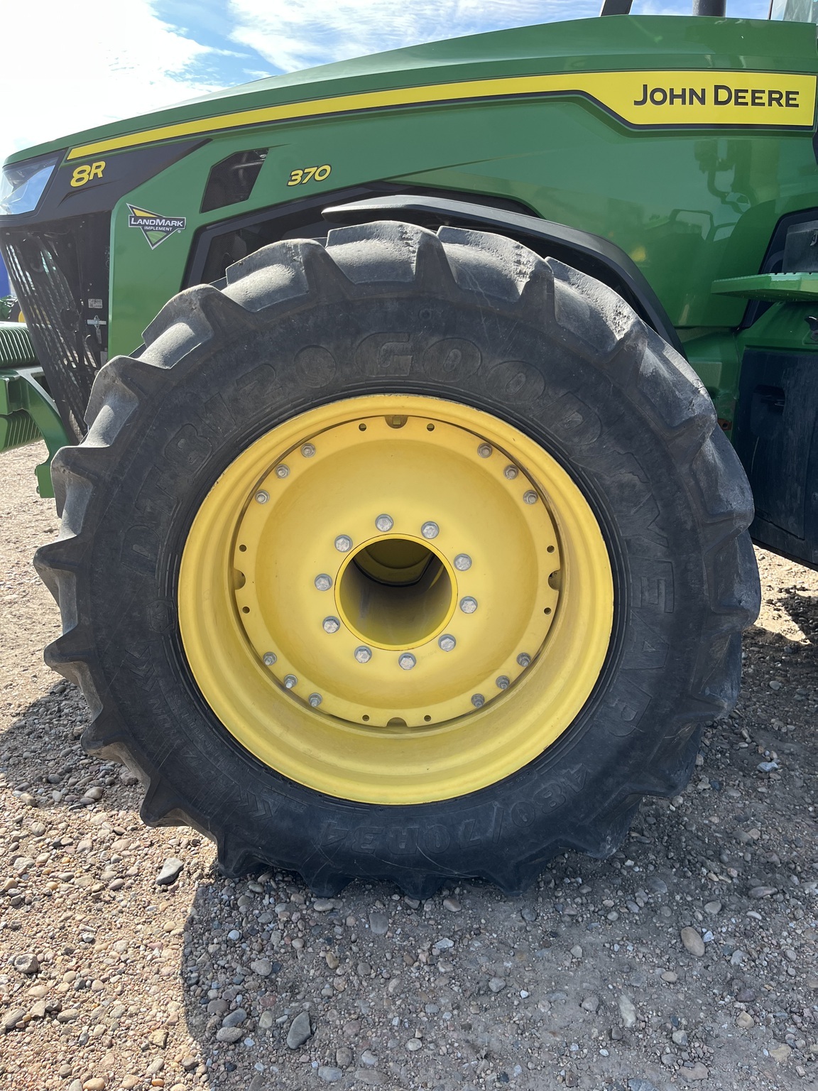2024 John Deere 8R 370 Tractor