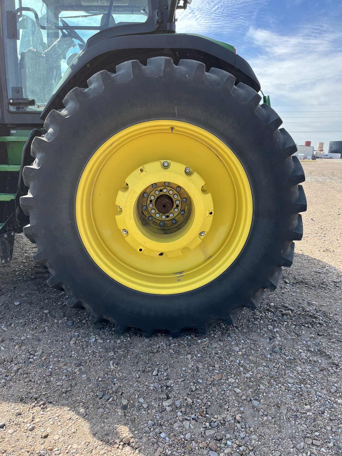 2024 John Deere 8R 370 Tractor
