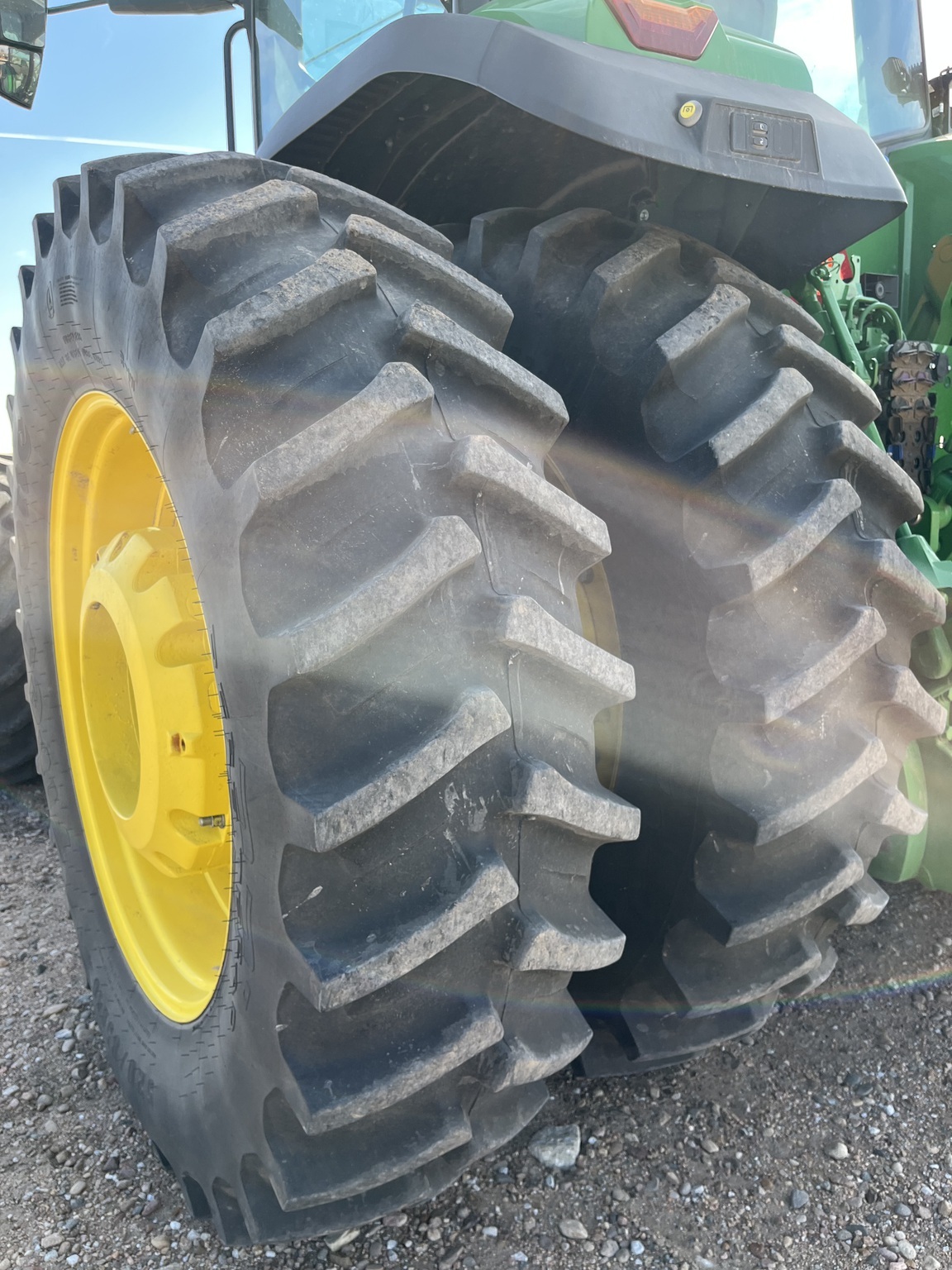 2024 John Deere 8R 370 Tractor