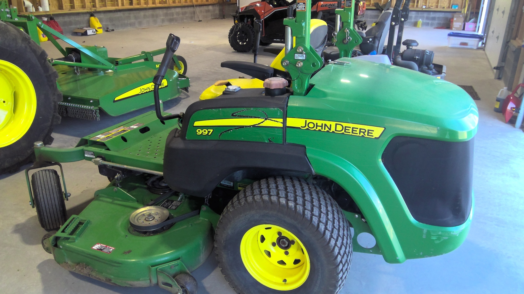 2011 John Deere 997 Lawn Mower