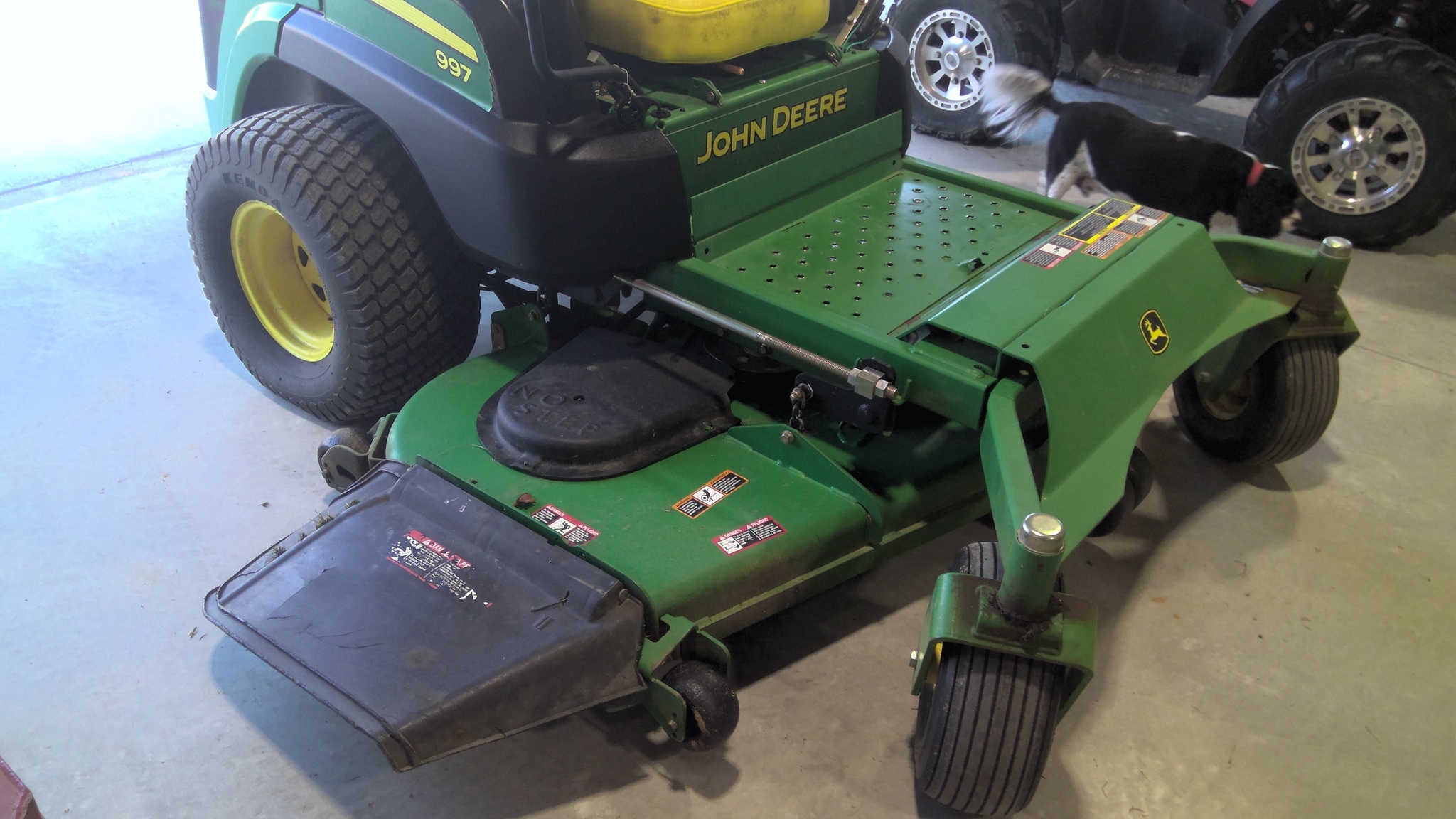 2011 John Deere 997 Lawn Mower