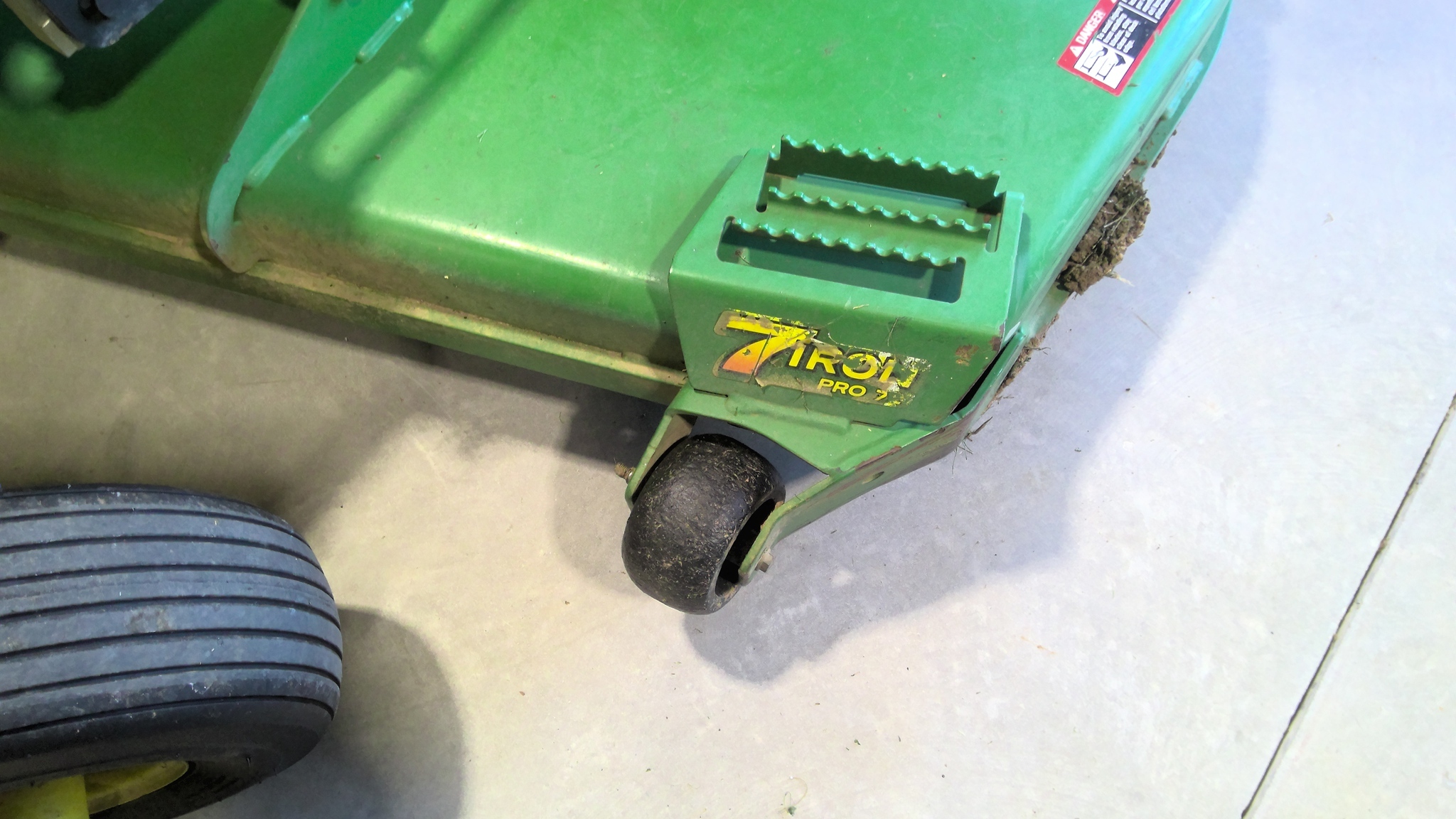 2011 John Deere 997 Lawn Mower