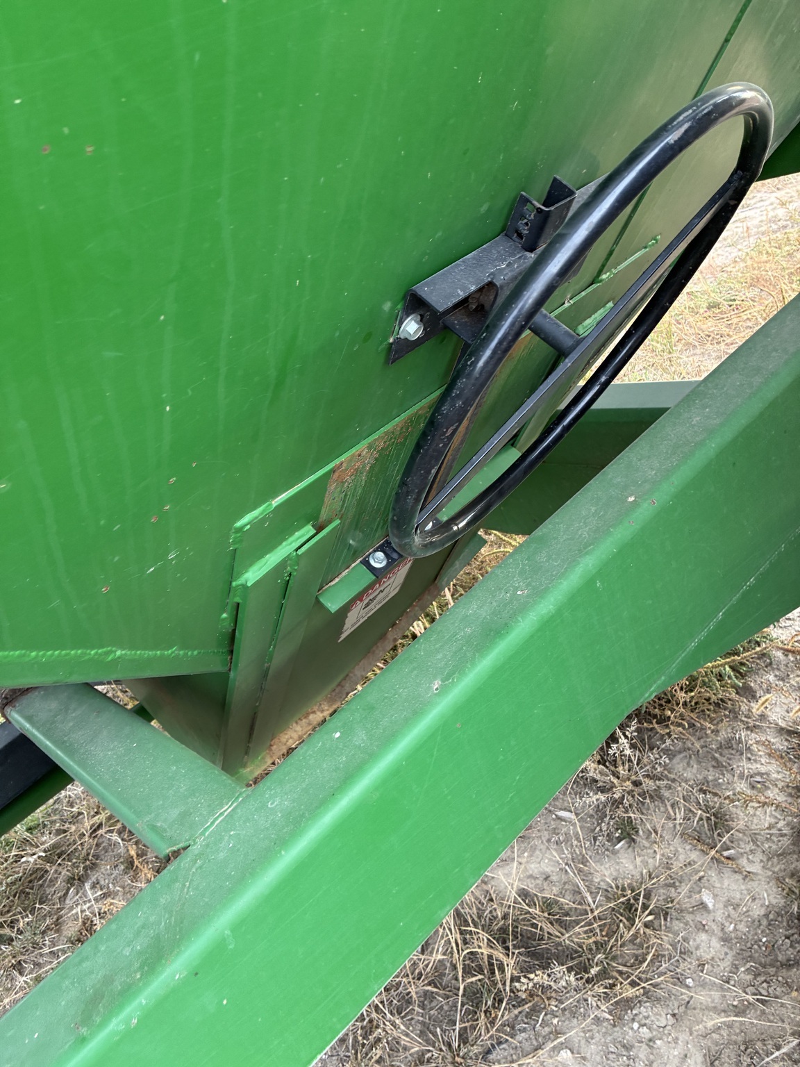 2011 J&M 750-16 Grain Cart