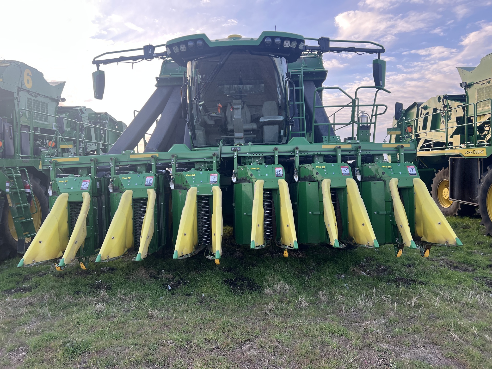 2024 John Deere CP770 Cotton Equipment