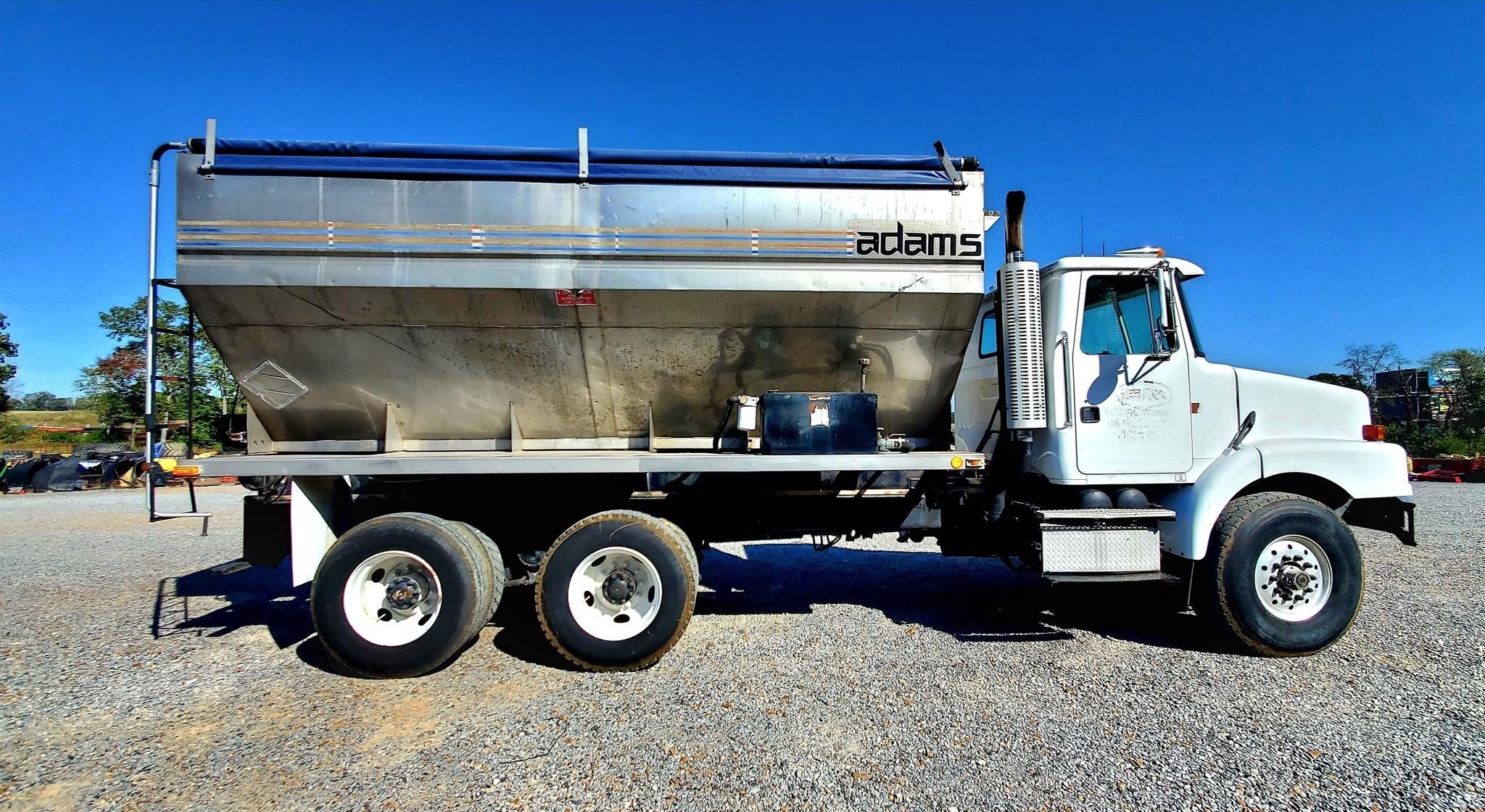 2000 Volvo WG64 Semi Trucks/Trailer