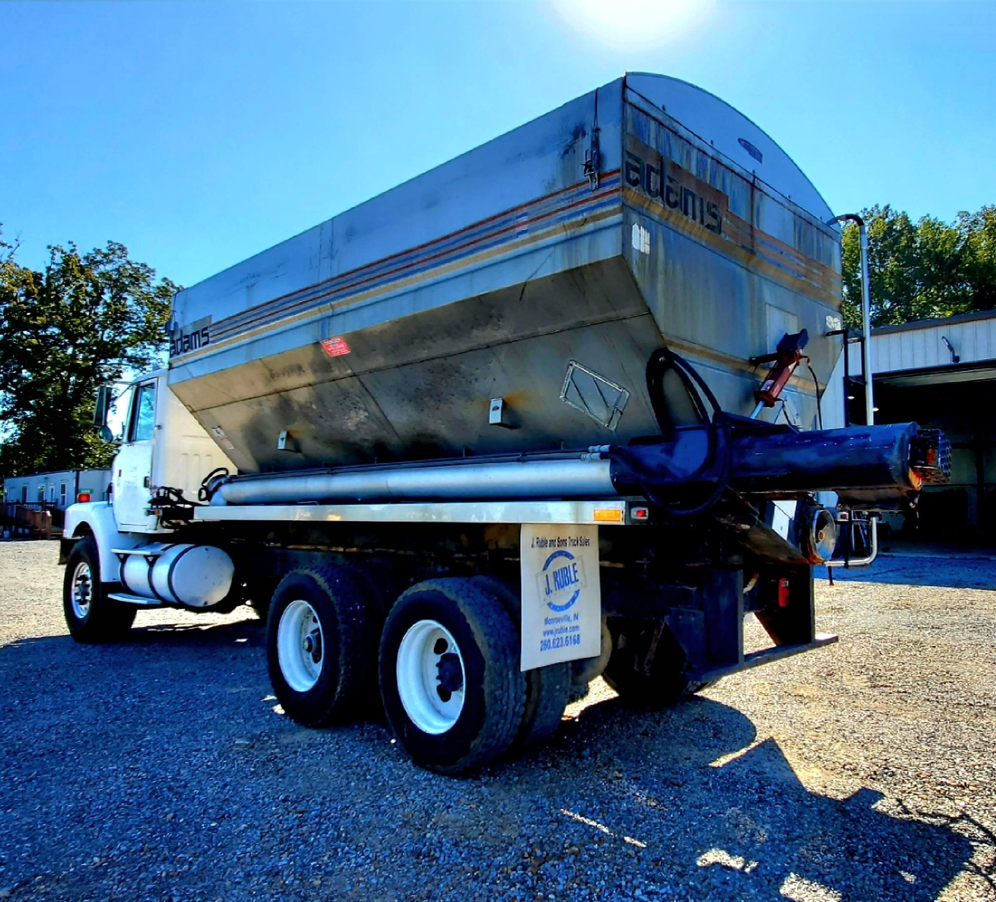 2000 Volvo WG64 Semi Trucks/Trailer