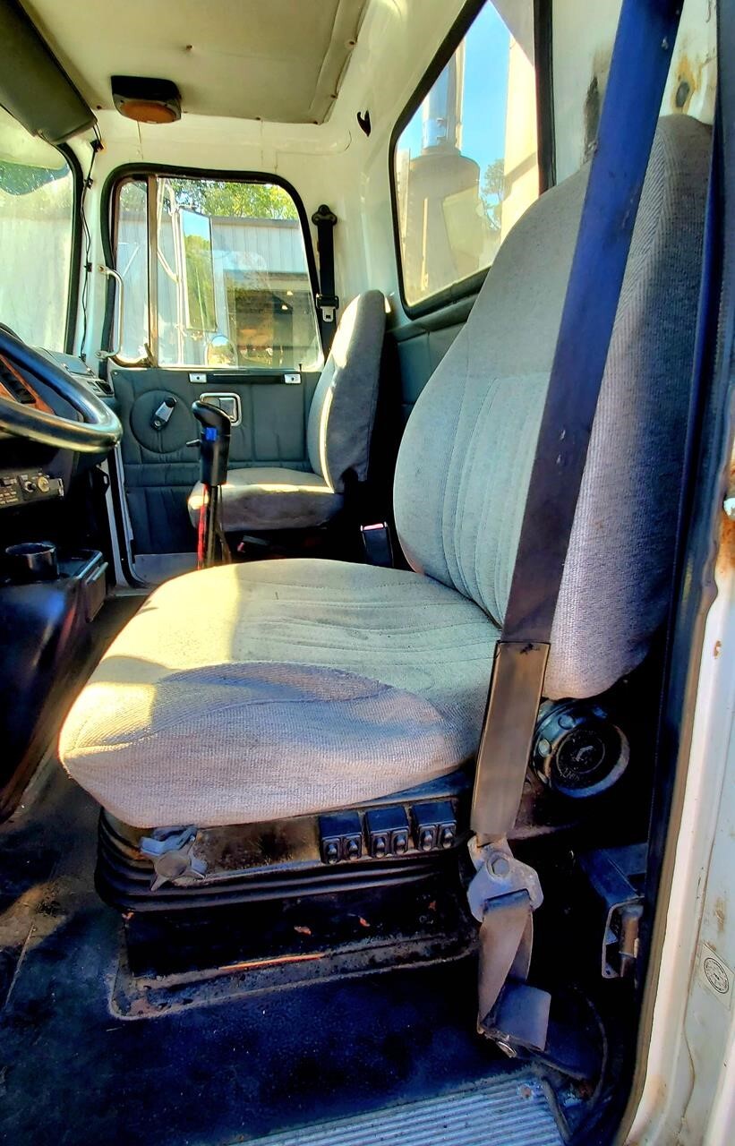 2000 Volvo WG64 Semi Trucks/Trailer