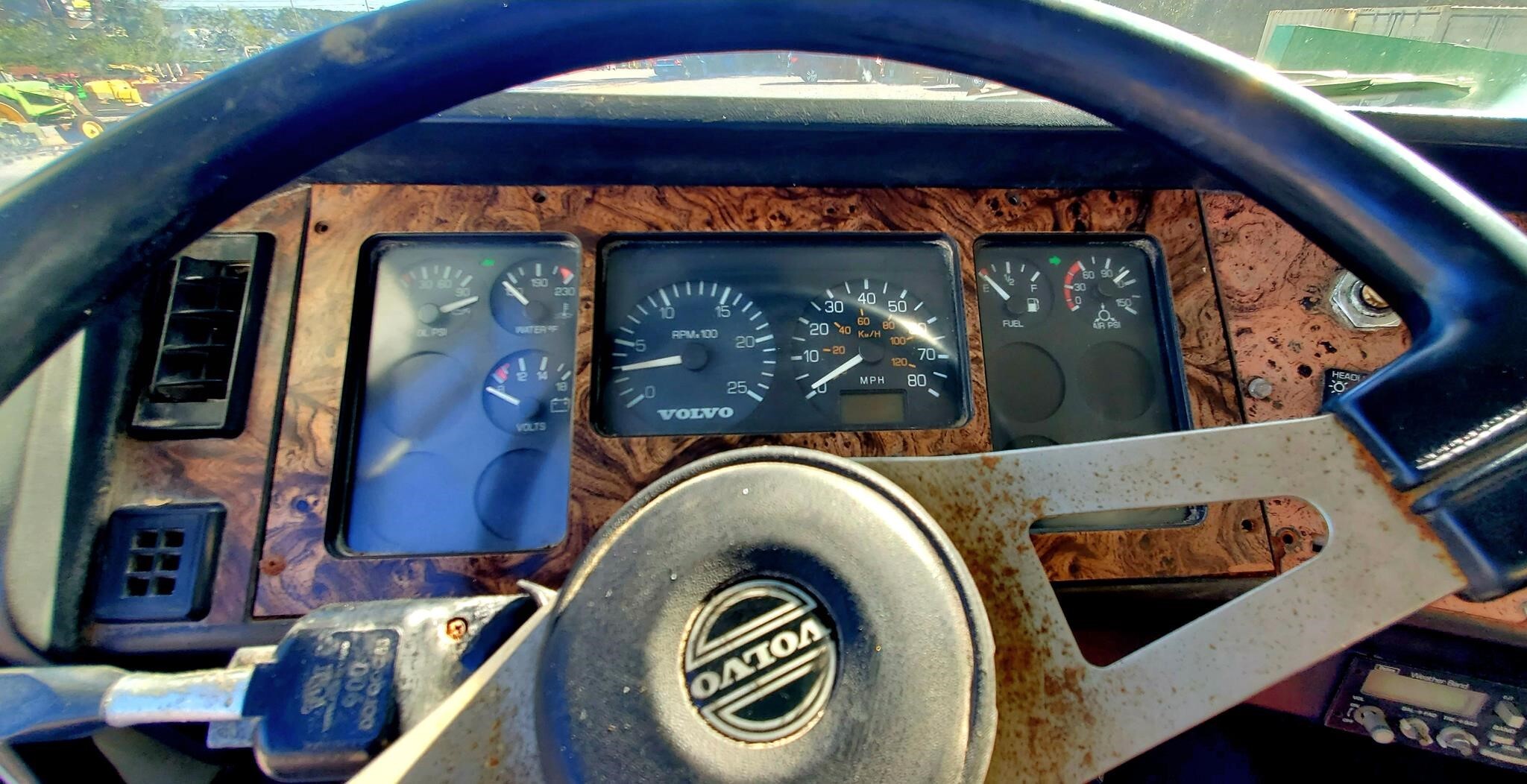 2000 Volvo WG64 Semi Trucks/Trailer